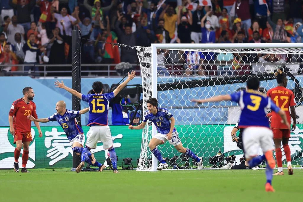 ญี่ปุ่น เซอร์ไพรส์ชนะสเปน 2-1 ส่งเยอรมันกลับบ้าน